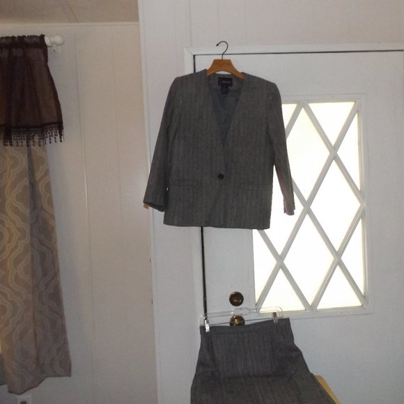 Sweet Suit - Picture 1 of 1